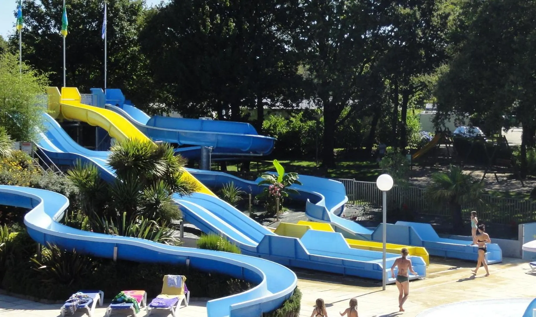 Mobil Home Xxl 4 Chambres - Camping Les Jardins Du Morbihan Monterblanc